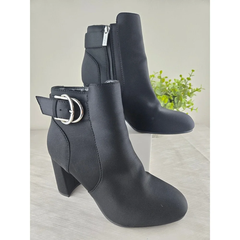 Unisa UNRAYRAY-R Womens Black Textile Buckle Block Heel Ankle Boots‎ Size 7W